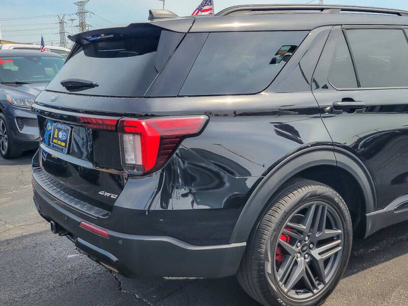 2025 Ford Explorer ST-Line