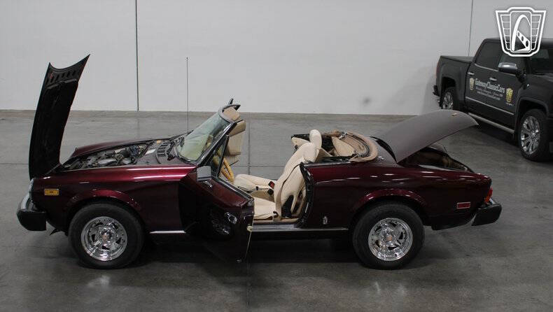 1982 FIAT 2000 Spider