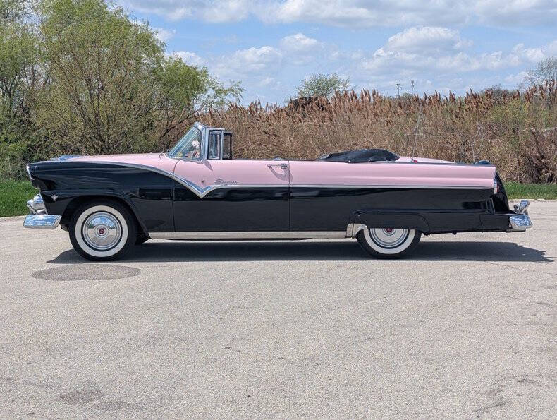 1955 Ford Sunliner