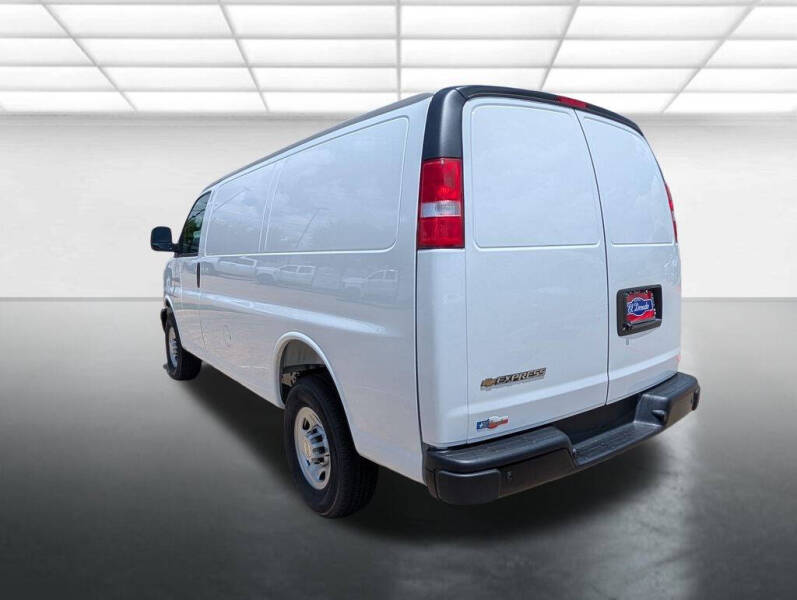 2026 Chevrolet Express 2500