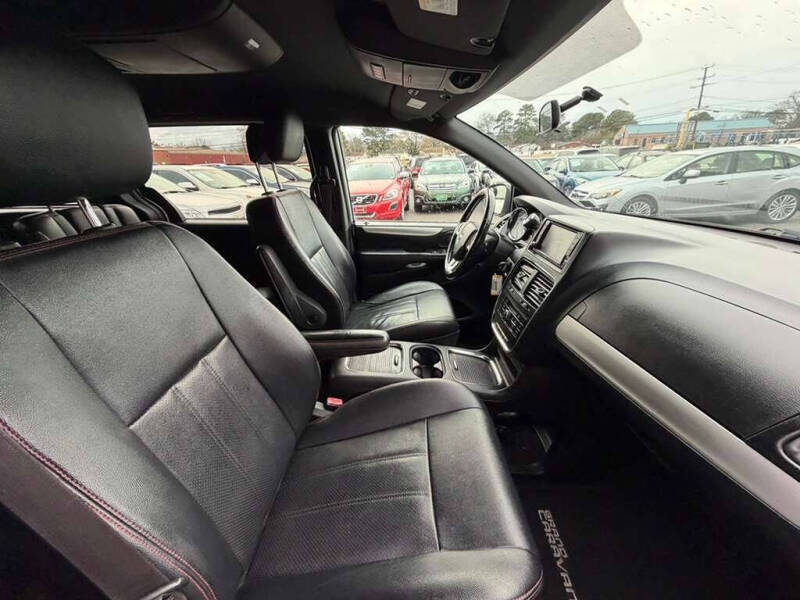 2016 Dodge Grand Caravan R/T