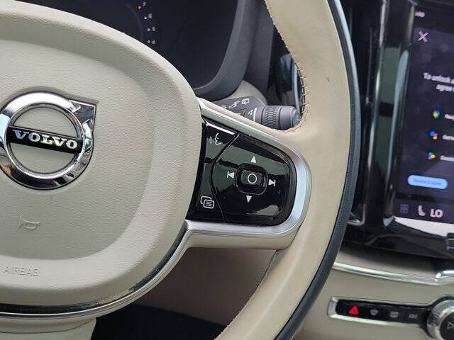 2023 Volvo XC60 B5 Plus Bright Theme