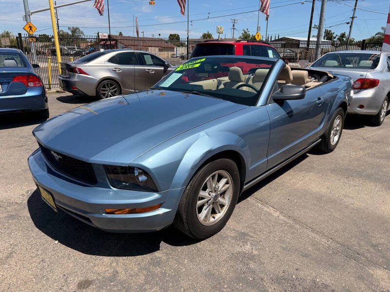 2006 Ford Mustang V6 Standard