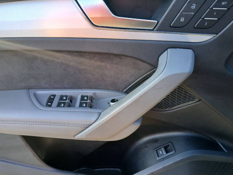 2020 Audi SQ5 3.0T quattro Premium Plus