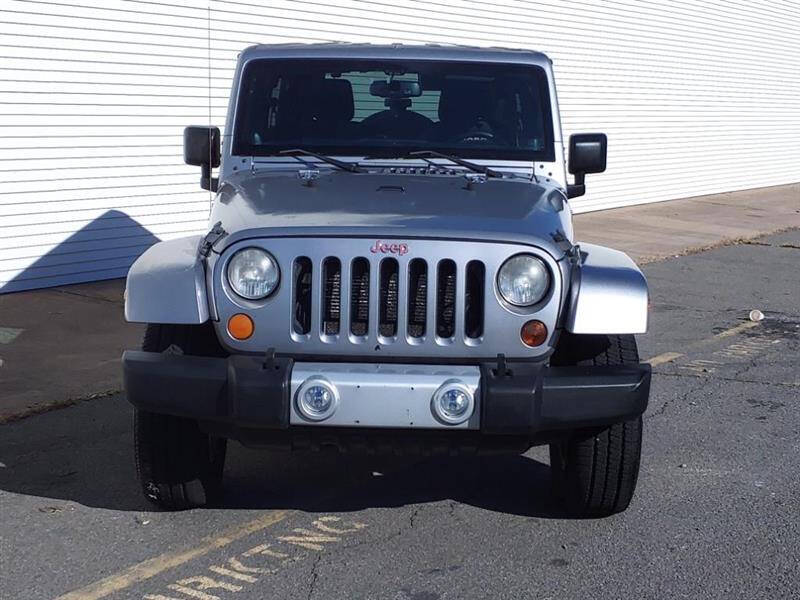 2013 Jeep Wrangler Unlimited Sahara photo 11