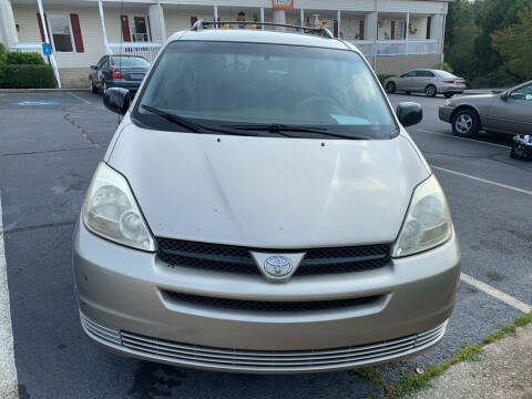 2005 Toyota Sienna for sale at DDN & G Auto Sales in Newnan GA