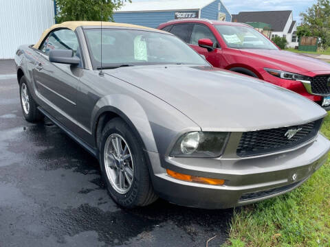 2005 Ford Mustang V6 Deluxe