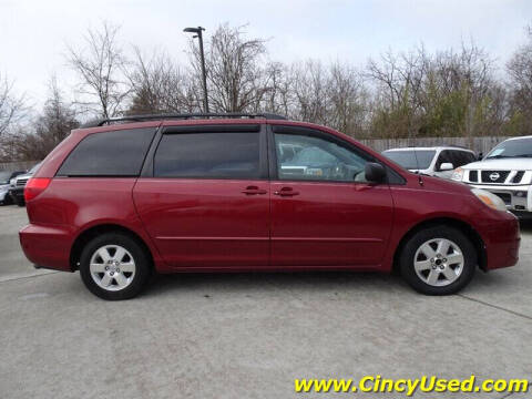 2004 Toyota Sienna LE 8 Passenger