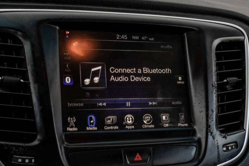 2017 Chrysler 200 Limited Platinum