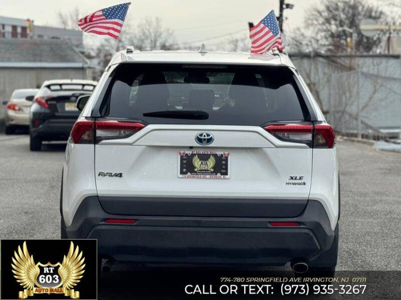 2021 Toyota RAV4 Hybrid XLE