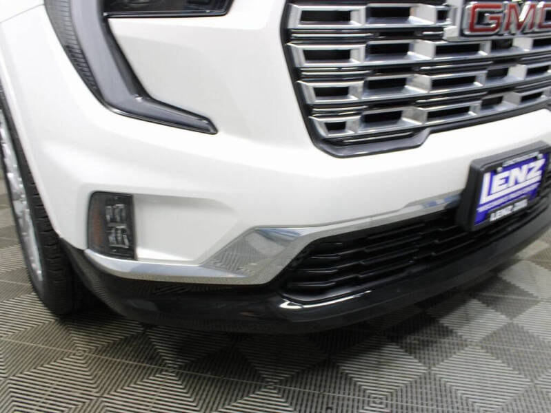 2024 GMC Acadia Denali