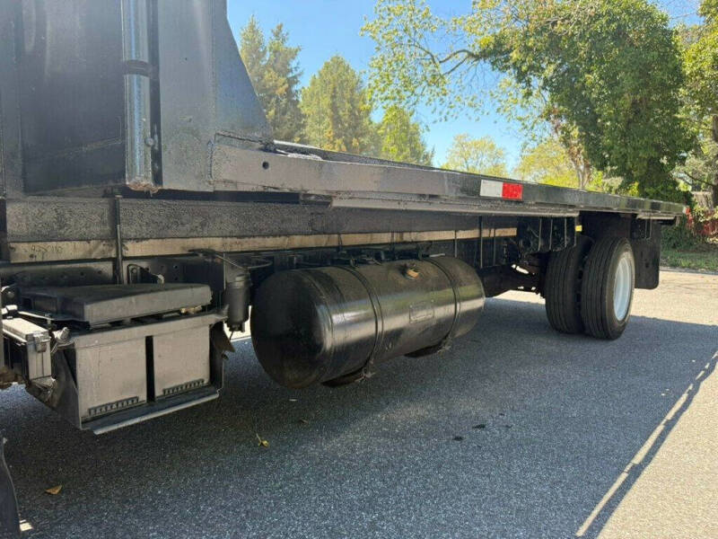 2017 Mitsubishi Fuso FE180