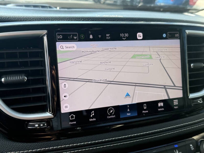 2023 Chrysler Pacifica Plug-In Hybrid Limited