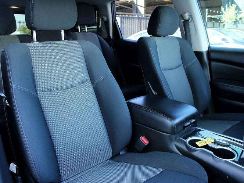 2019 Nissan Pathfinder S