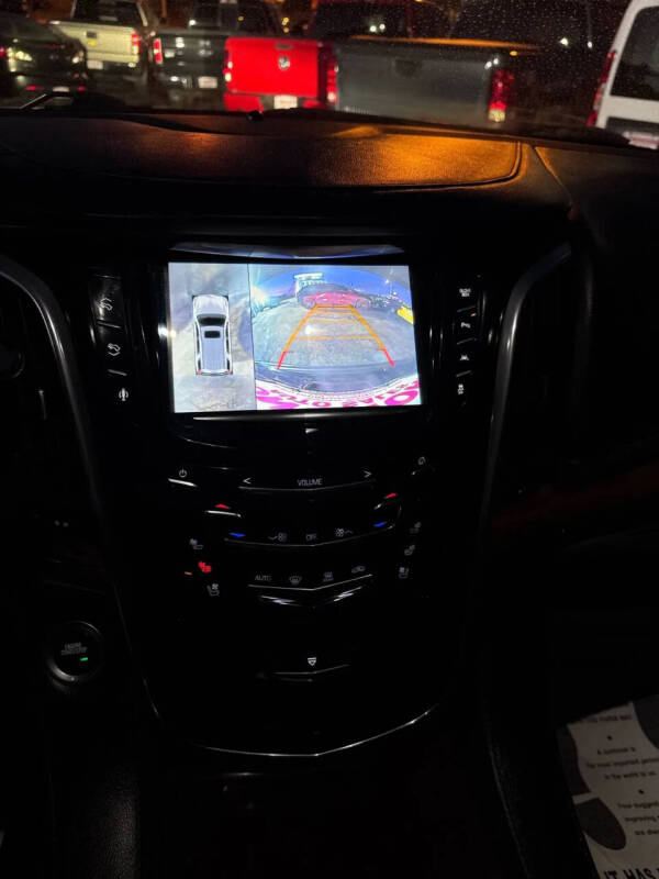 2016 Cadillac Escalade Luxury Collection