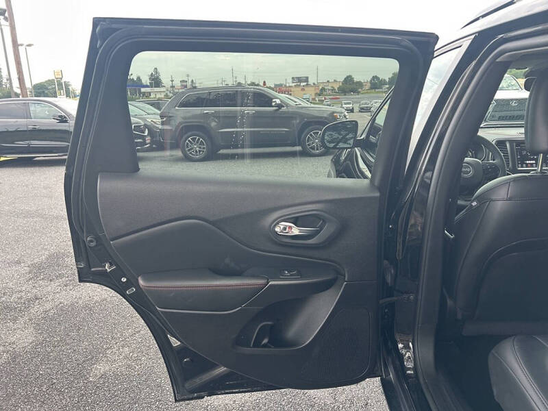 2022 Jeep Cherokee Trailhawk