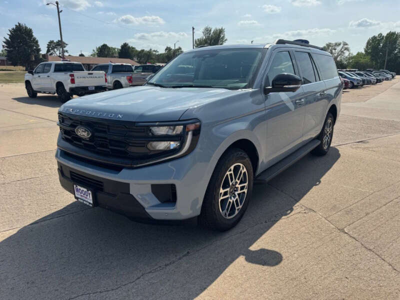 2026 Ford Expedition MAX Active