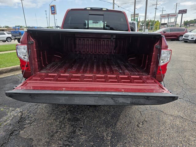 2017 Nissan Titan