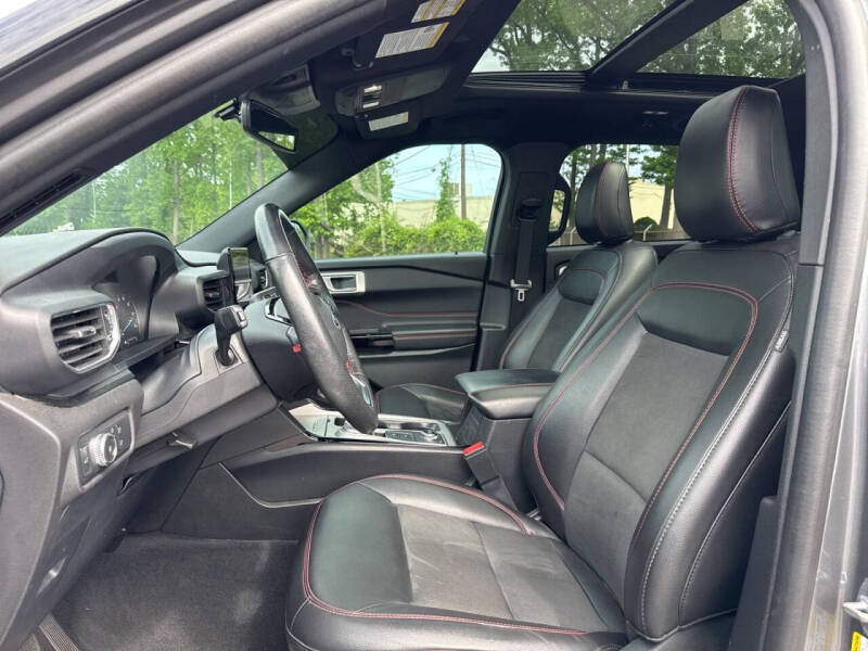 2022 Ford Explorer ST-Line