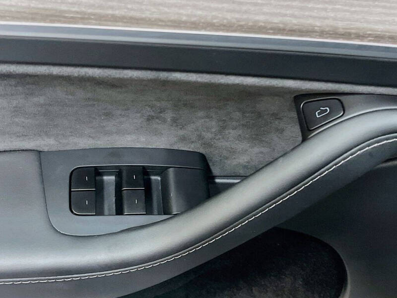 2025 Tesla Model Y Long Range