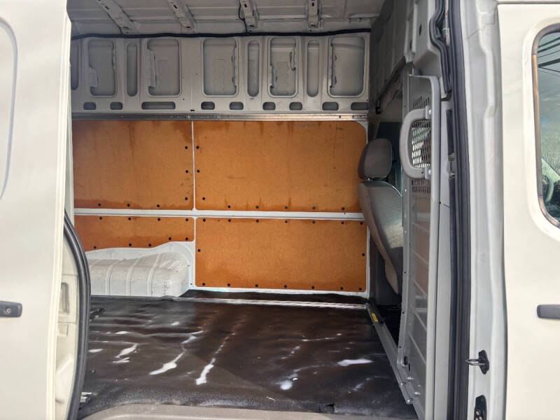 2020 Nissan NV Cargo SV photo 29