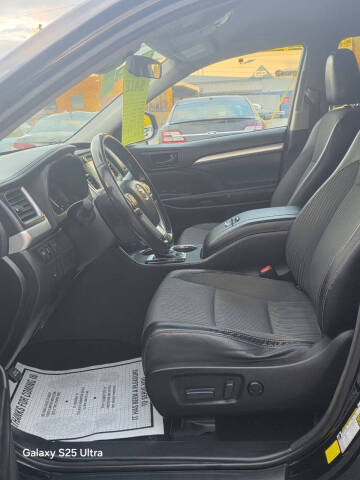 2017 Toyota Highlander LE Plus