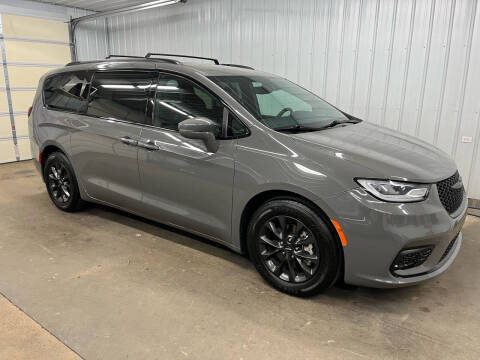 2022 Chrysler Pacifica for sale at Bennett Motors, Inc. in Mayfield KY