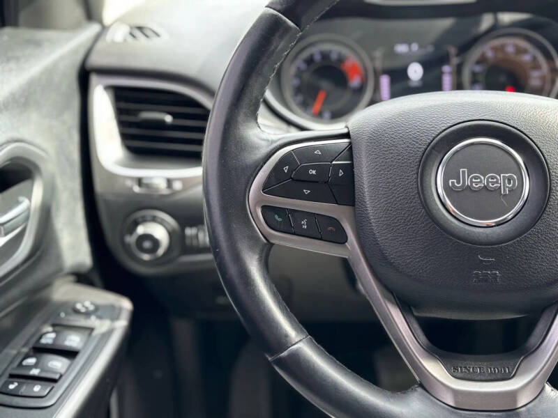 2019 Jeep Cherokee Latitude Plus