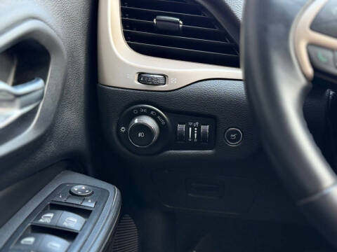 2017 Jeep Cherokee 75th Anniversary