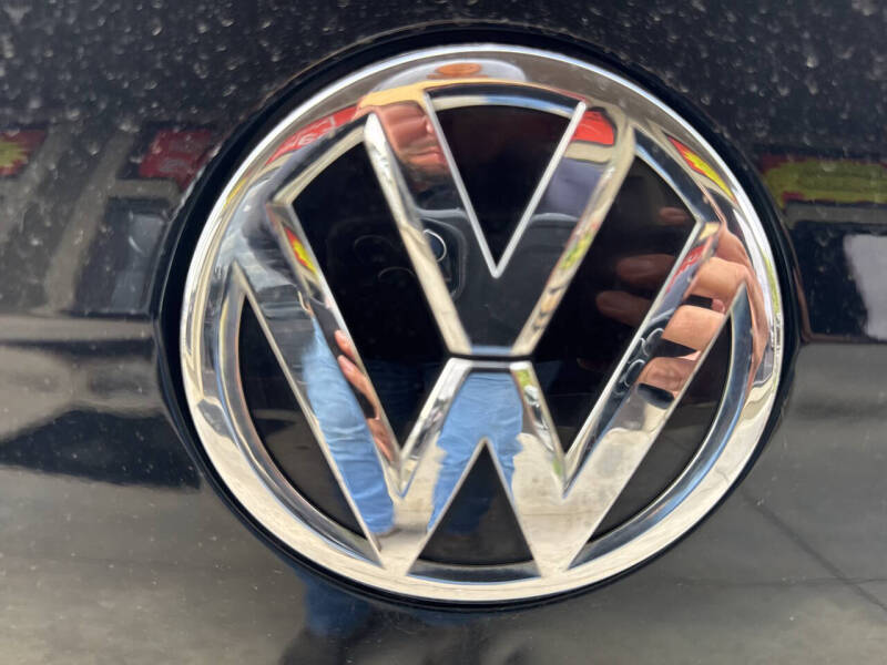 2015 Volkswagen Golf TSI Launch Edition