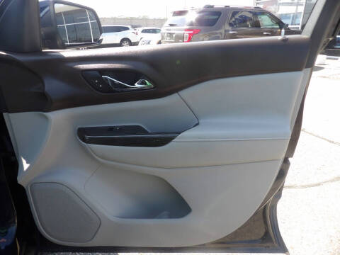 2017 GMC Acadia SLT-1