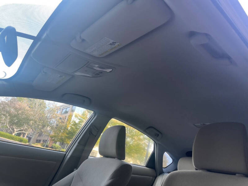 2011 Toyota Prius Two