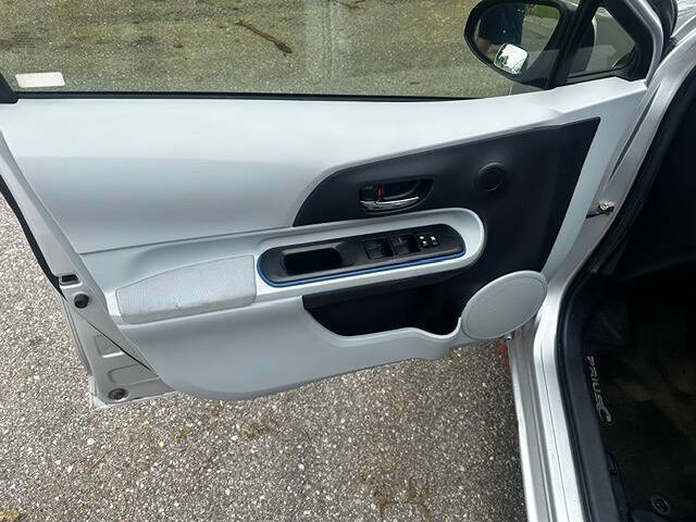 2013 Toyota Prius c Two