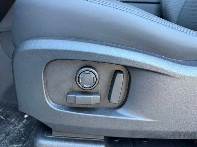 2026 Land Rover Defender 110 P300 S