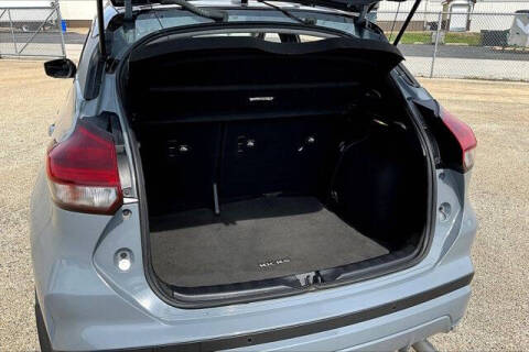 2021 Nissan Kicks SR