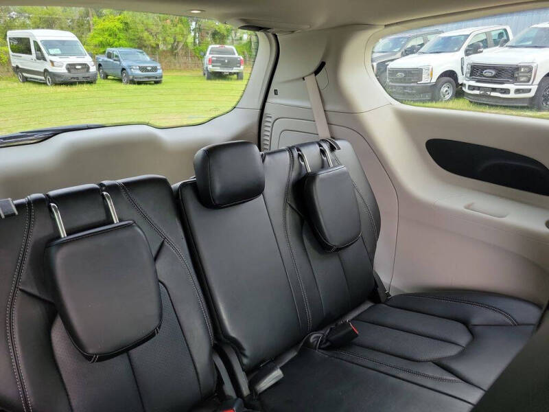 2024 Chrysler Pacifica Plug-In Hybrid Select