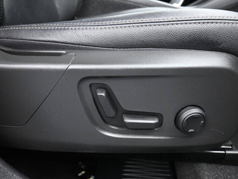 2021 Volvo XC40 T5 Momentum