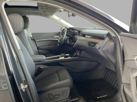 2019 Audi e-tron quattro Premium Plus