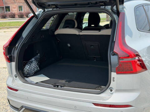 2026 Volvo XC60 T8 Plus