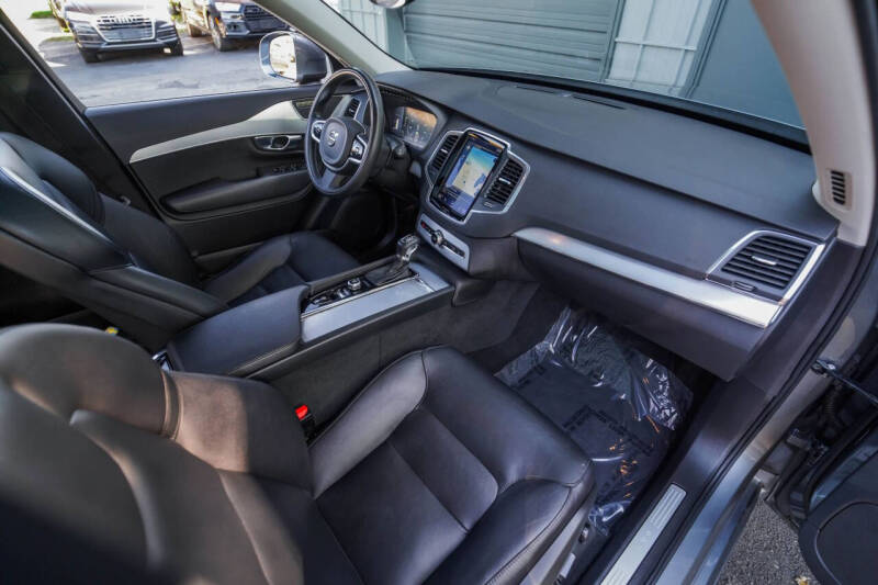 2018 Volvo XC90 T5 Momentum 7-Passenger