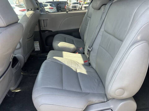2017 Toyota Sienna XLE 8-Passenger