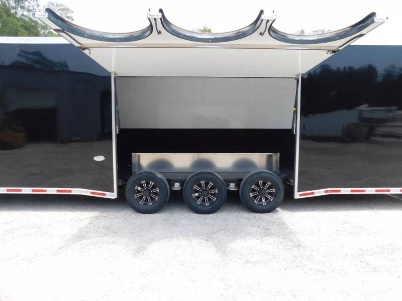 2025 United Trailers 34' Loaded with 7k Axles and U