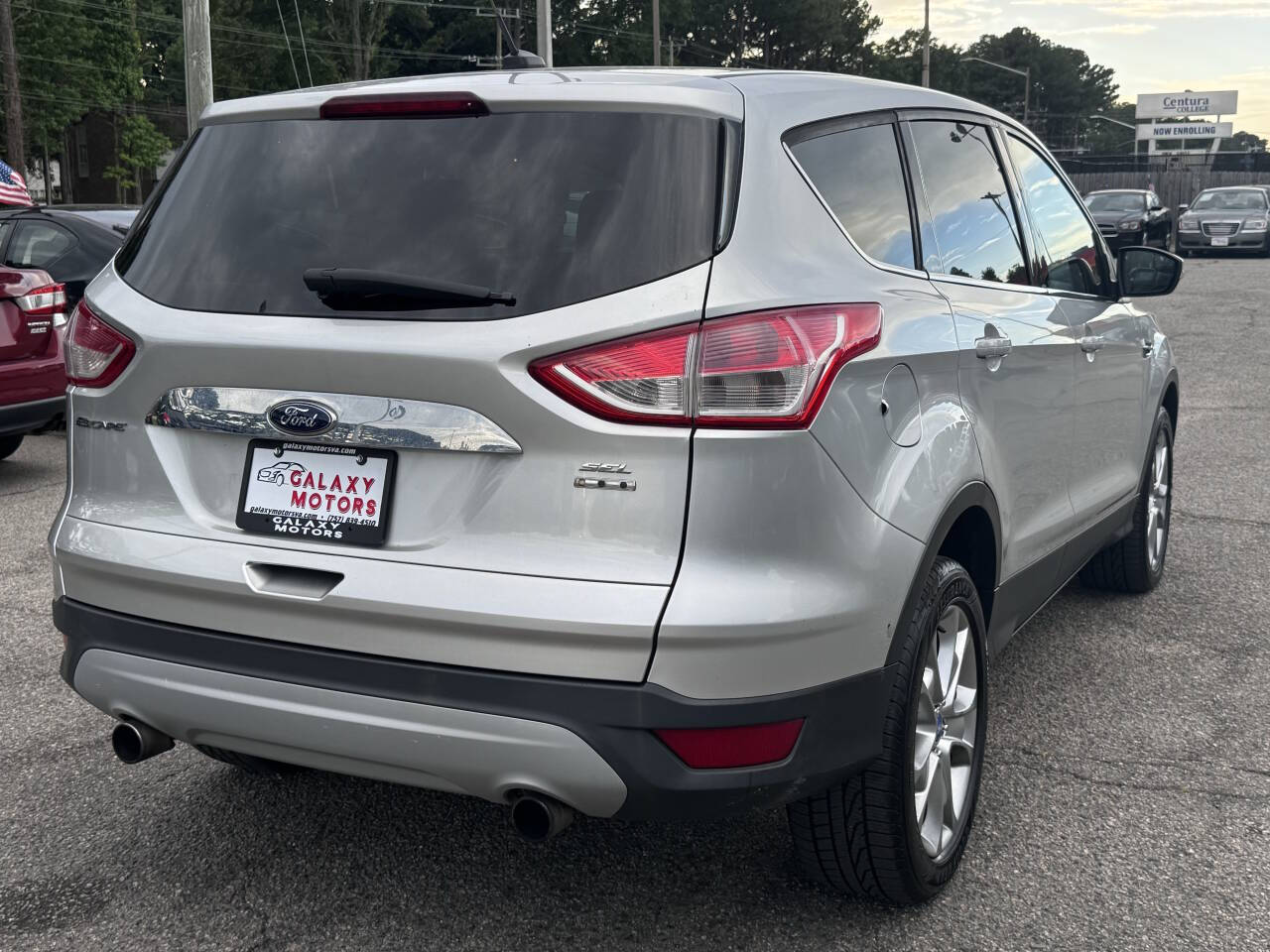 View vehicle photo 6