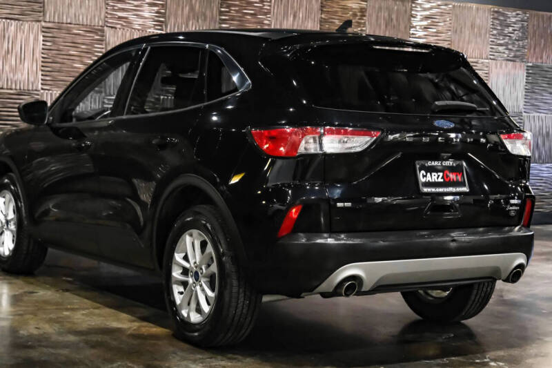 2020 Ford Escape SE
