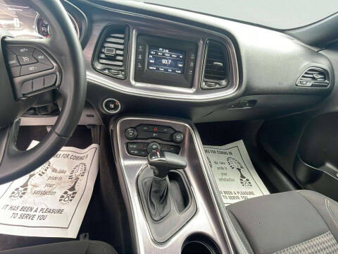 2015 Dodge Challenger SXT