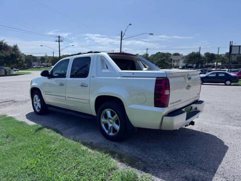 2011 Chevrolet Avalanche LTZ