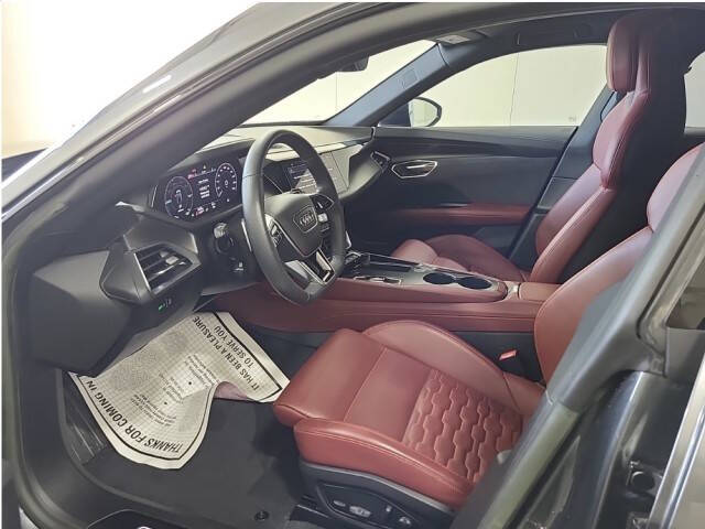 2023 Audi e-tron GT quattro Prestige