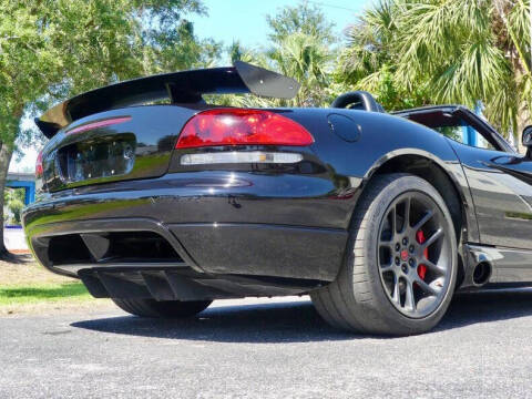 2004 Dodge Viper SRT-10