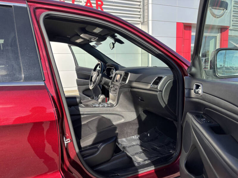 2020 Jeep Grand Cherokee Laredo E