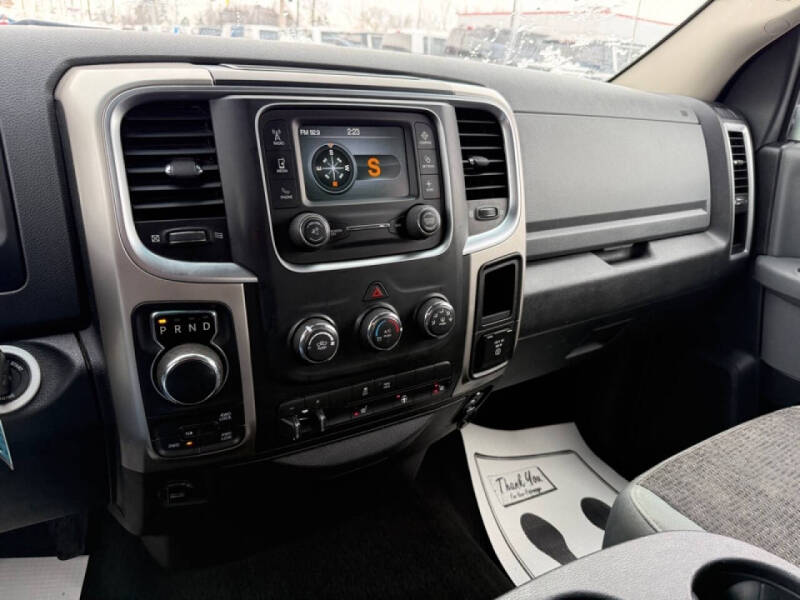 2017 RAM 1500 SLT